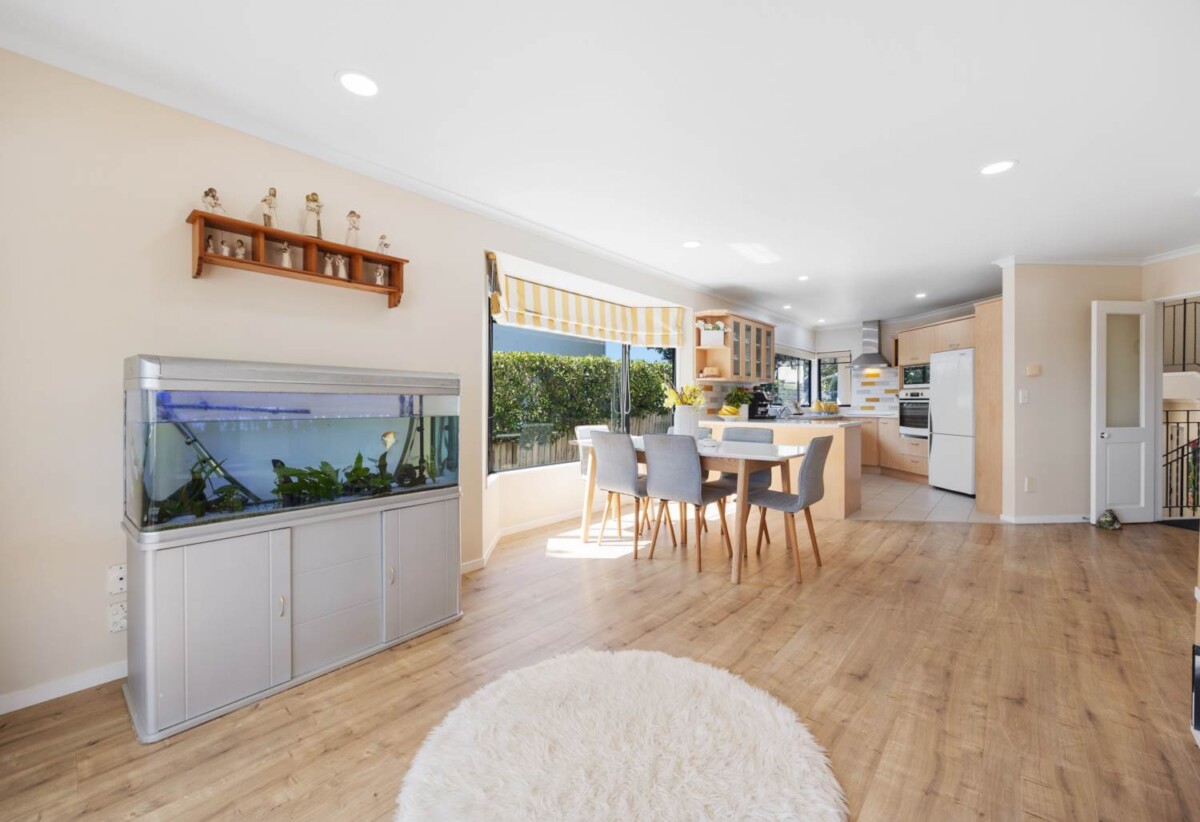 Macleans school Zone, Stylish Coastal 4 beds house on 1/2 share of 893m2, walks to beach, golf club, 35A Clovelly Road, Bucklands Beach, Auckland