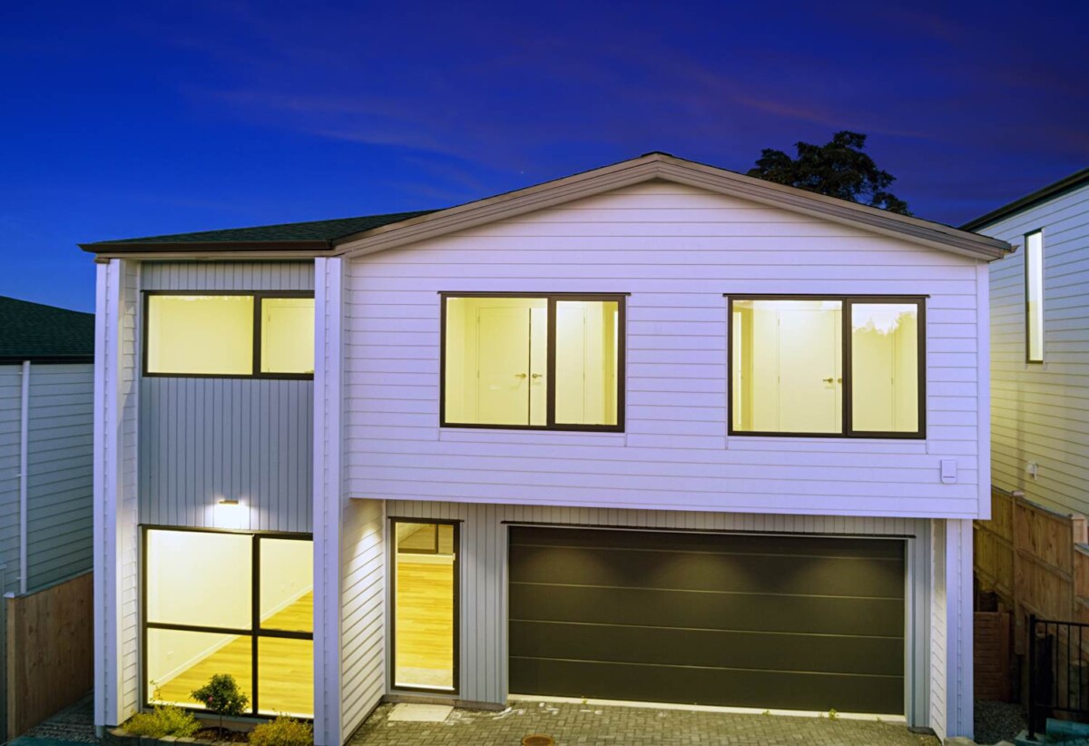 Brandnew, Freehold, Free Standing 5 beds home, Close to Green Bay & New Lynn shopping centres, 21D Barron Drive, Green Bay, Auckland