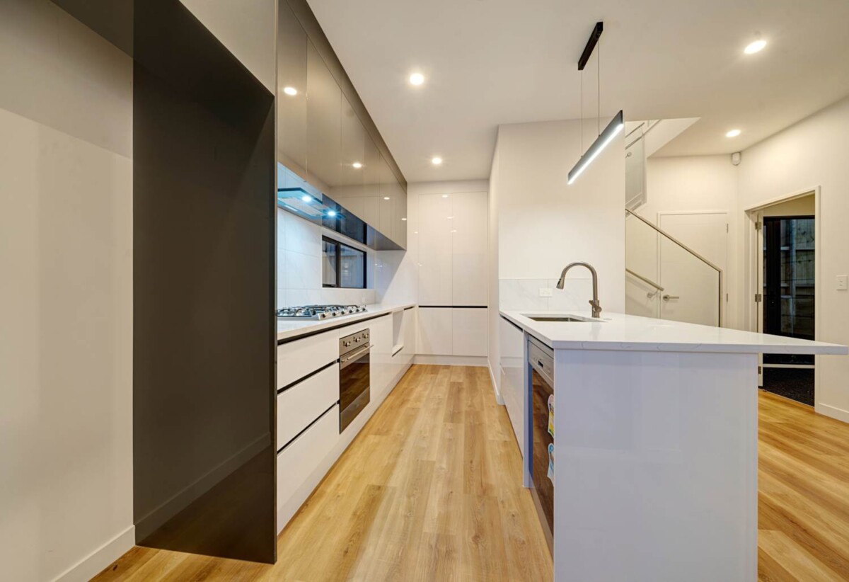 Brandnew, Freehold, Free Standing 5 beds home, Close to Green Bay & New Lynn shopping centres, 21D Barron Drive, Green Bay, Auckland