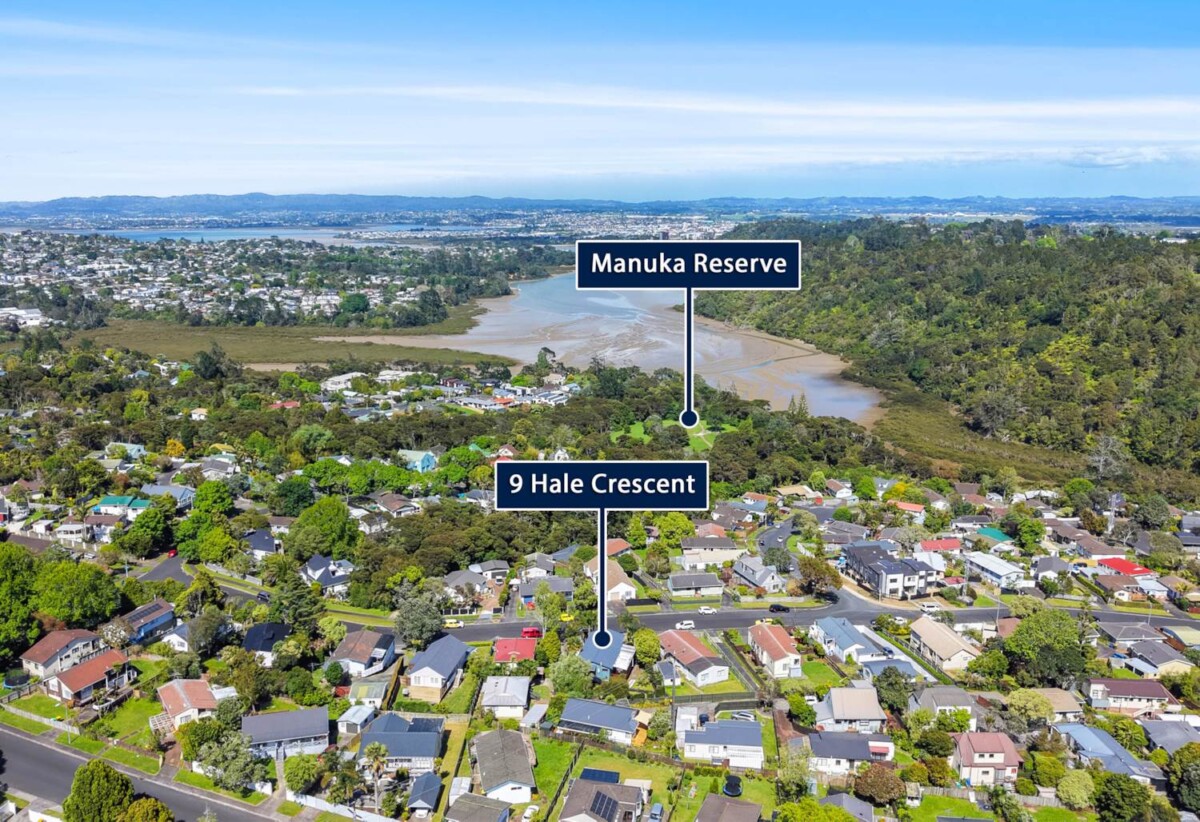 Move-In Ready, 3 beds house on 627m² section, Minutes from Glenfield Mall, 9 Hale Crescent, Bayview, Auckland