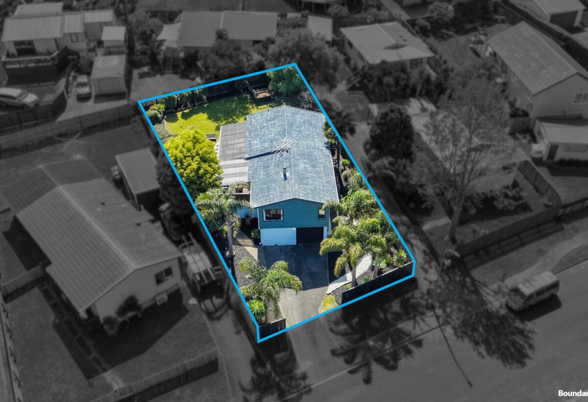 Move-In Ready, 3 beds house on 627m² section, Minutes from Glenfield Mall, 9 Hale Crescent, Bayview, Auckland