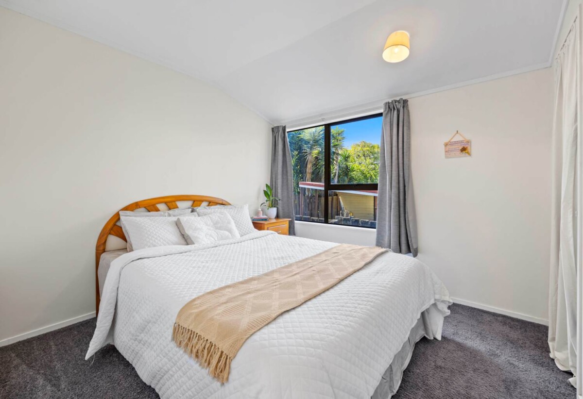 Move-In Ready, 3 beds house on 627m² section, Minutes from Glenfield Mall, 9 Hale Crescent, Bayview, Auckland