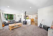 Move-In Ready, 3 beds house on 627m² section, Minutes from Glenfield Mall, 9 Hale Crescent, Bayview, Auckland