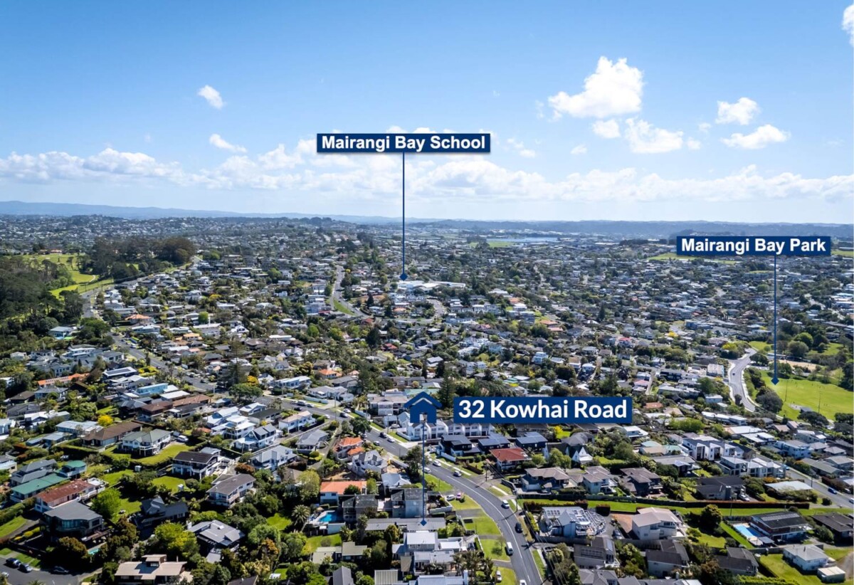 Rangitoto &double Westlake schools zone, Two Freehold titles(2 x 2beds): total 951m² land, 1&2/32 Kowhai Road, Campbells Bay, Auckland