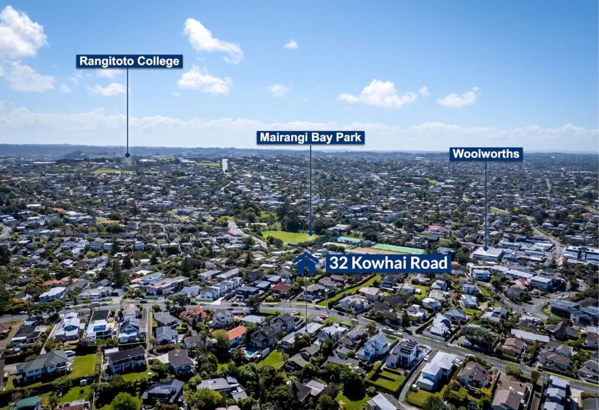 Rangitoto &double Westlake schools zone, Two Freehold titles(2 x 2beds): total 951m² land, 1&2/32 Kowhai Road, Campbells Bay, Auckland