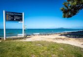 Rangitoto &double Westlake schools zone, Two Freehold titles(2 x 2beds): total 951m² land, 1&2/32 Kowhai Road, Campbells Bay, Auckland