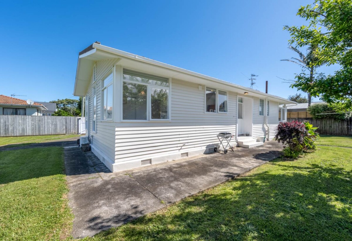 3 beds on 1012m² section, 44A Grotto Street, Onehunga, Auckland
