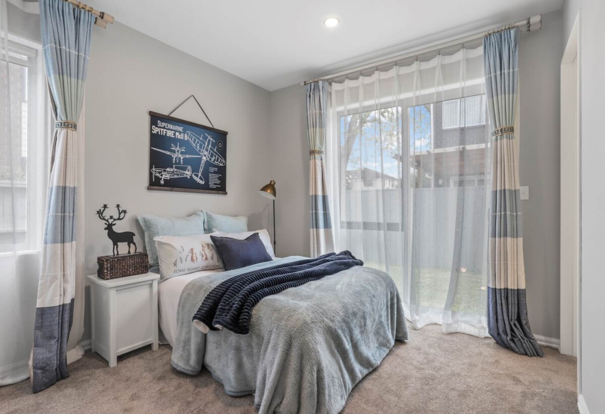 Vendor has boughr, Avondale College zone, 5 beds house with 1 ground-floor ensuite bedroom, 7 Hayward Wright Lane, Avondale, Auckland