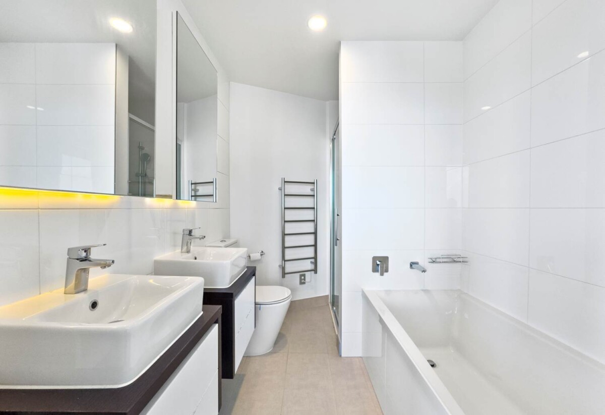 Sharp price, pet-friendly, Freehold 2 beds 2 baths 1 car park apartment, 1903/32 Swanson Street, City Centre, Auckland