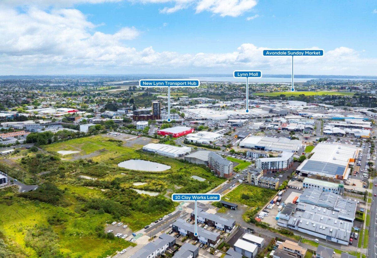 Walks to Lynn Mall, 2 beds home, 10 Clay Works Lane, New Lynn, Auckland