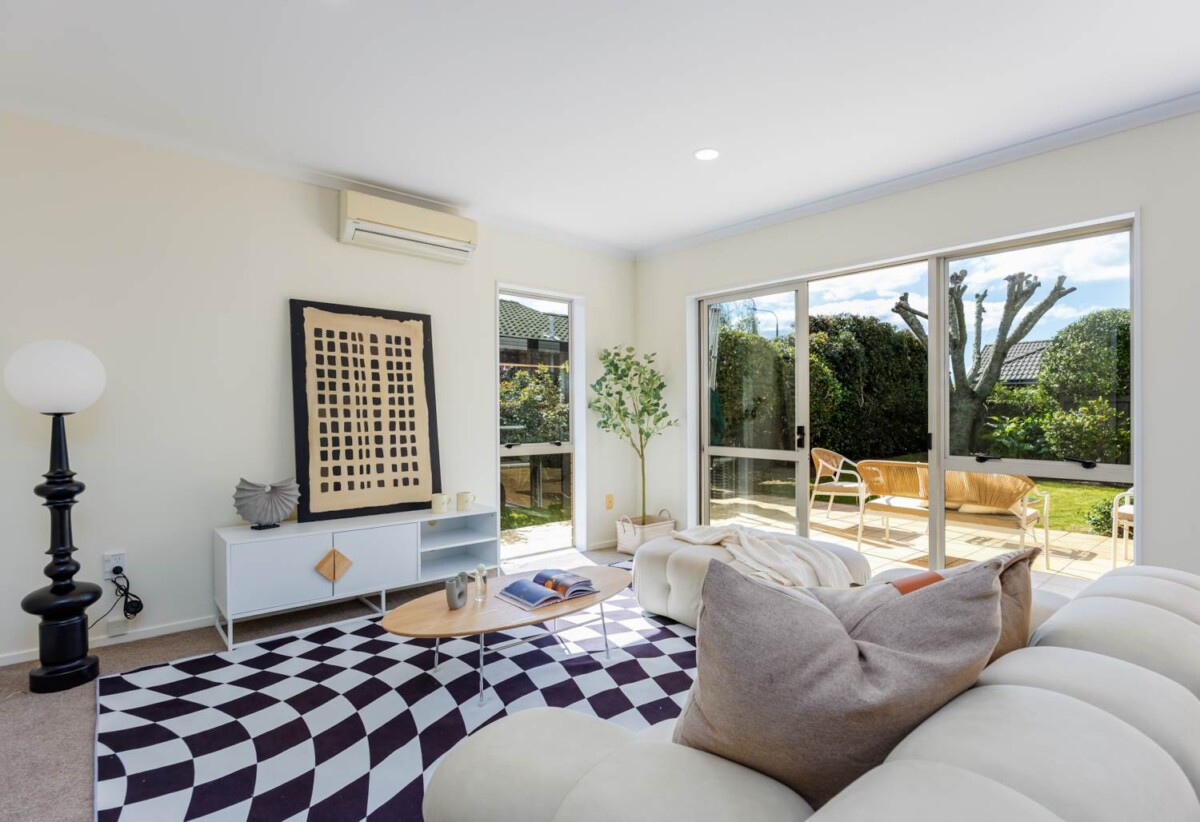 Walks to Kristin and Pinehurst Schools, minutes to Albany Mall, 3 beds house on 531m² section, 37 Princeton Parade, Albany, Auckland
