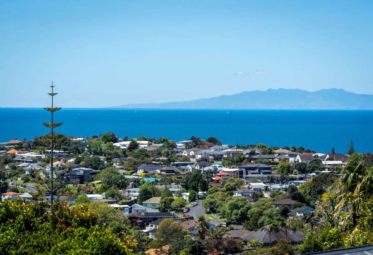 Rangitoto School Zone, 10-year Stamford build warranty, Brand-new, freehold, standalone 4 beds home, Central air conditioning, 3/129 Arran Road, Browns Bay, Auckland