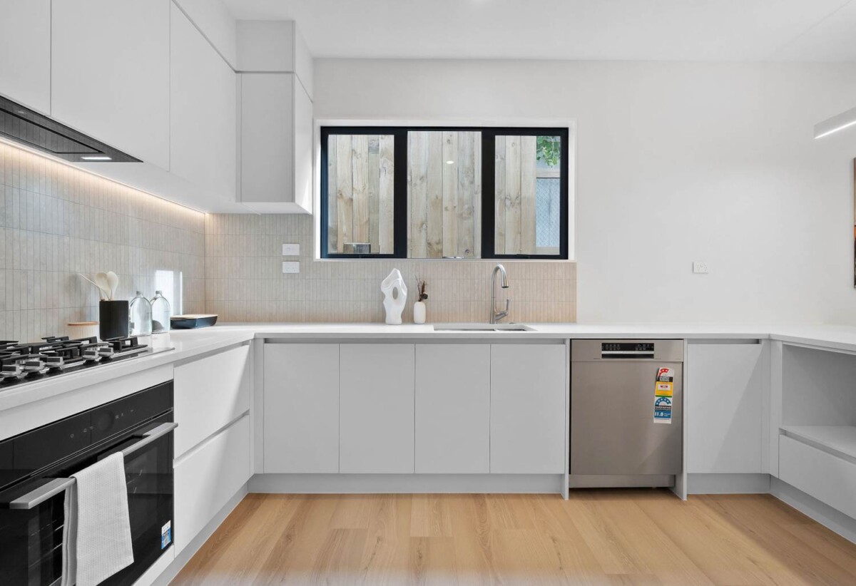 Rangitoto School Zone, 10-year Stamford build warranty, Brand-new, freehold, standalone 4 beds home, Central air conditioning, 3/129 Arran Road, Browns Bay, Auckland