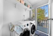 3 bedrooms home, Brandnew modern kitchen, everything you need is just minutes away, 2/116 Bradbury Road, Highland Park, Auckland