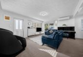 3 bedrooms home, Brandnew modern kitchen, everything you need is just minutes away, 2/116 Bradbury Road, Highland Park, Auckland