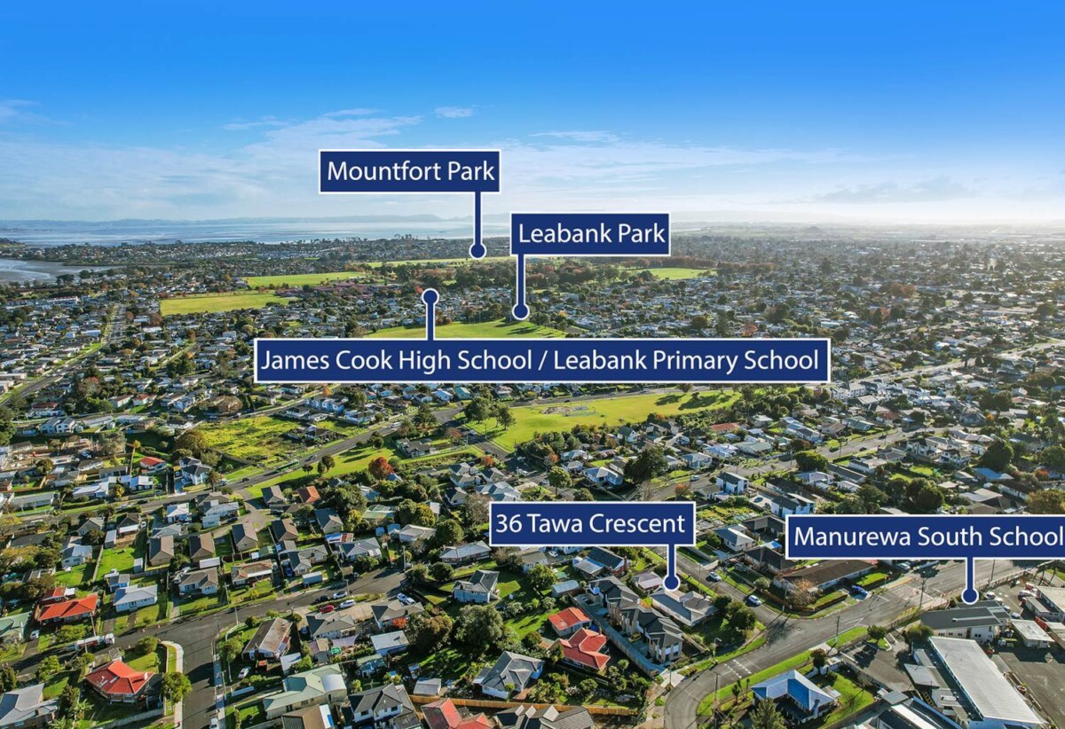 Currently tenanted, 3 beds house on 829m² section, live or develop, 36 Tawa Crescent, Manurewa, Auckland