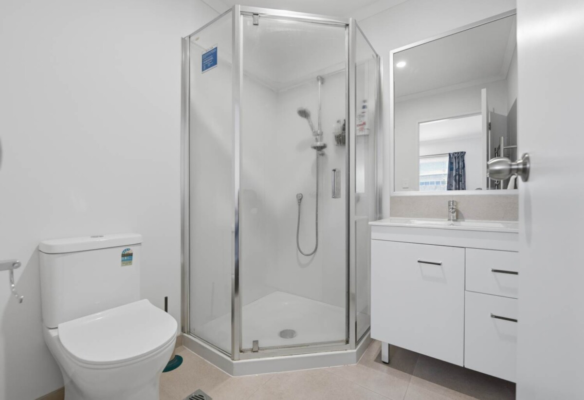 3 beds home, Front yard + back yard, 105 Kuaka Drive, Takanini, Auckland