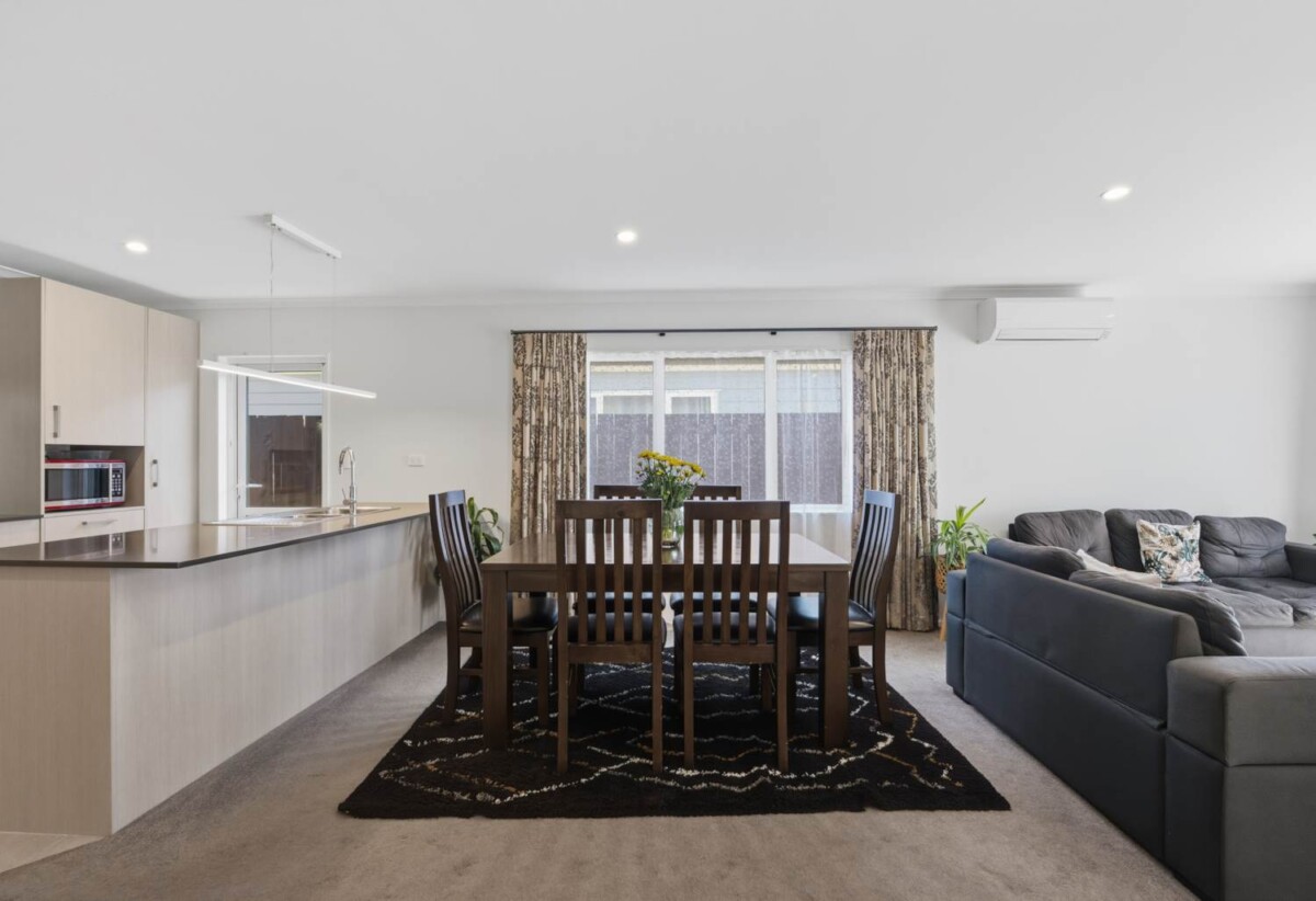 3 beds home, Front yard + back yard, 105 Kuaka Drive, Takanini, Auckland