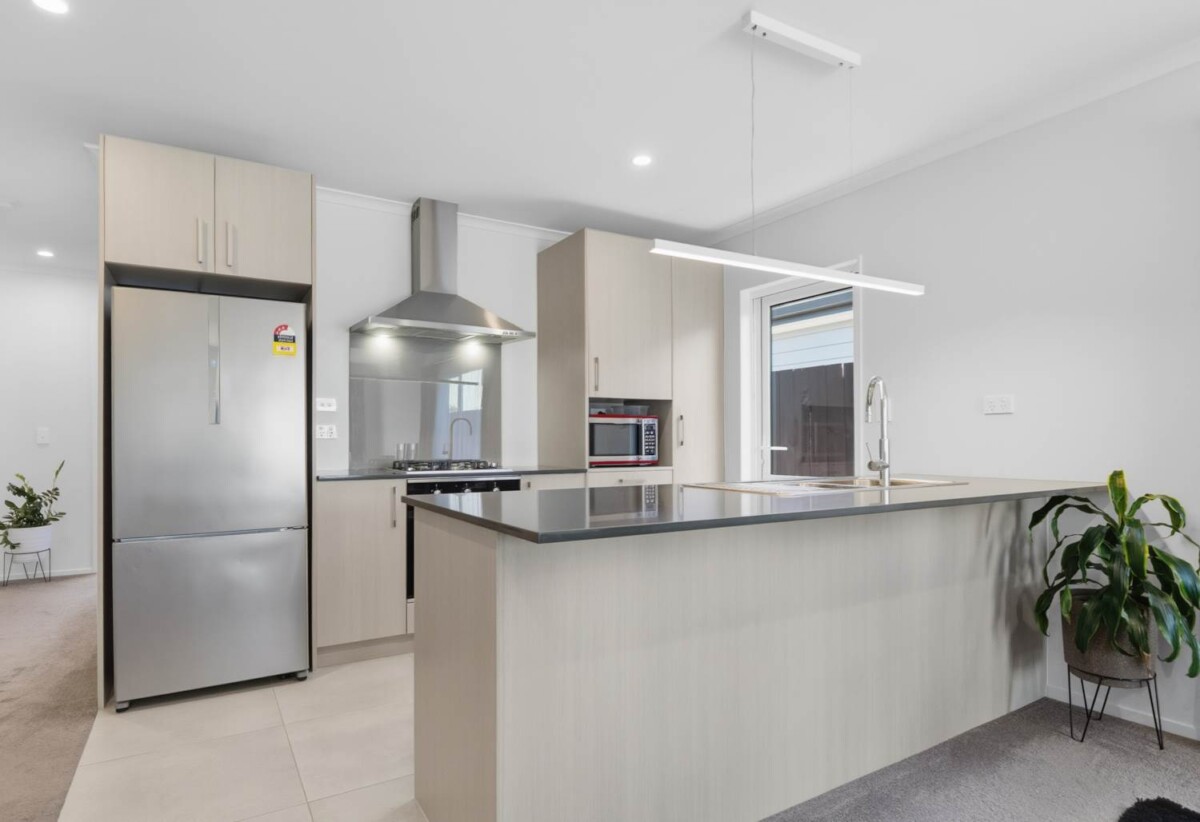 3 beds home, Front yard + back yard, 105 Kuaka Drive, Takanini, Auckland