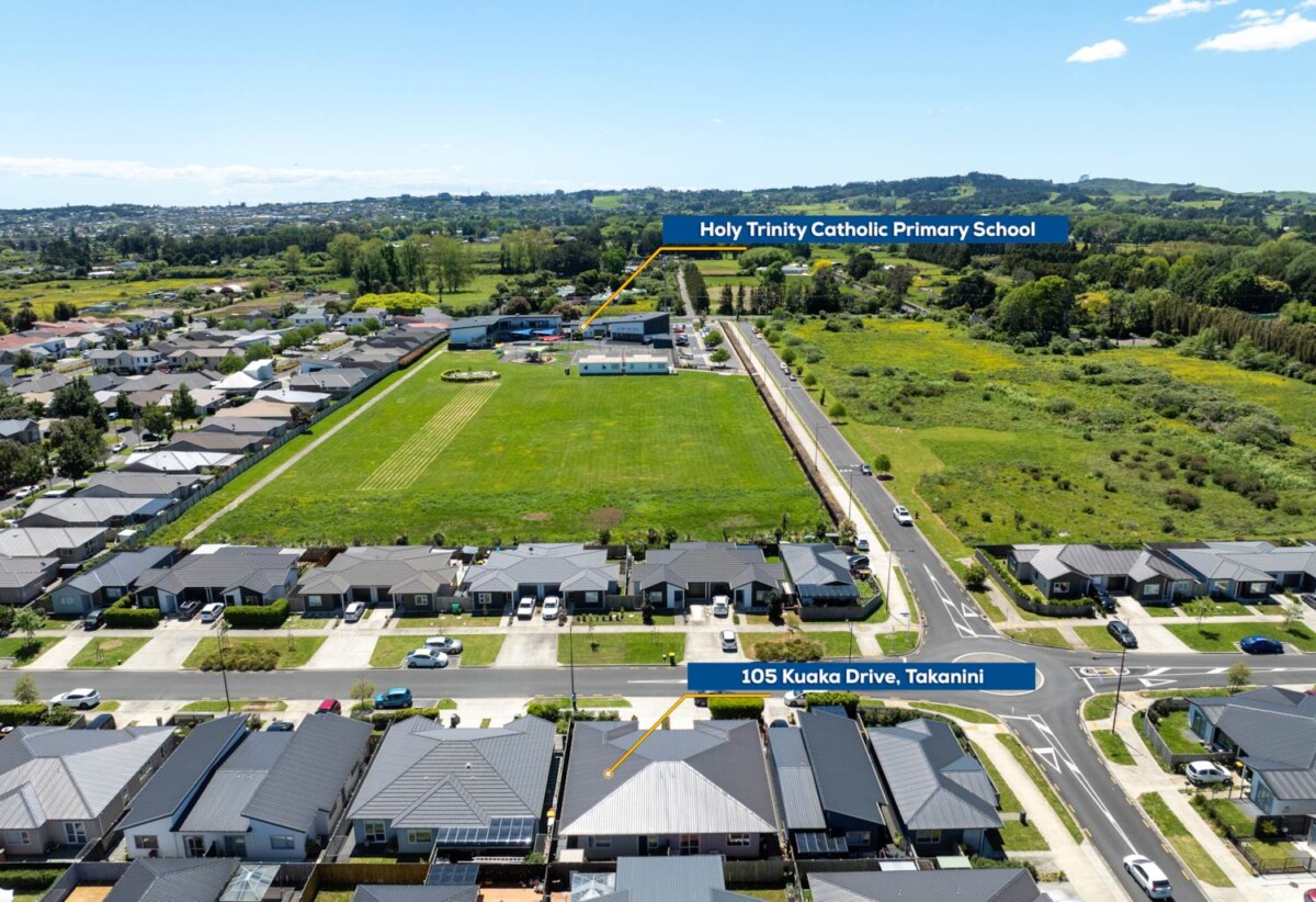 3 beds home, Front yard + back yard, 105 Kuaka Drive, Takanini, Auckland