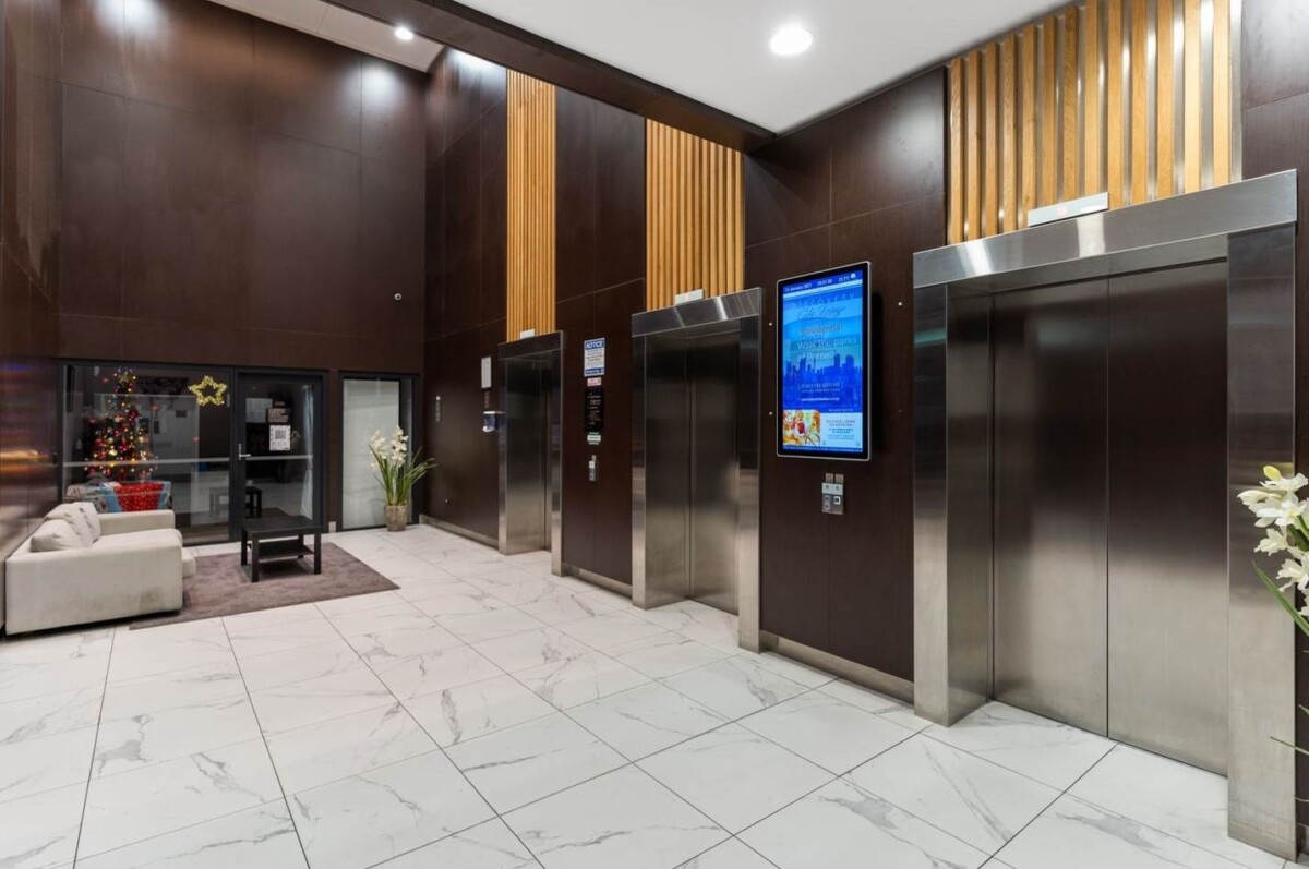 Sharp price, pet-friendly, Freehold 2 beds 2 baths 1 car park apartment, 1903/32 Swanson Street, City Centre, Auckland