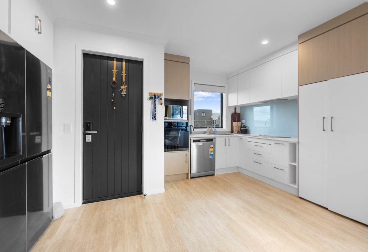 10-Year Master Build Guarantee, central air conditioning, 3 beds home, style, comfort, and convenience, 102 Te Tihi Street, Wiri, Auckland