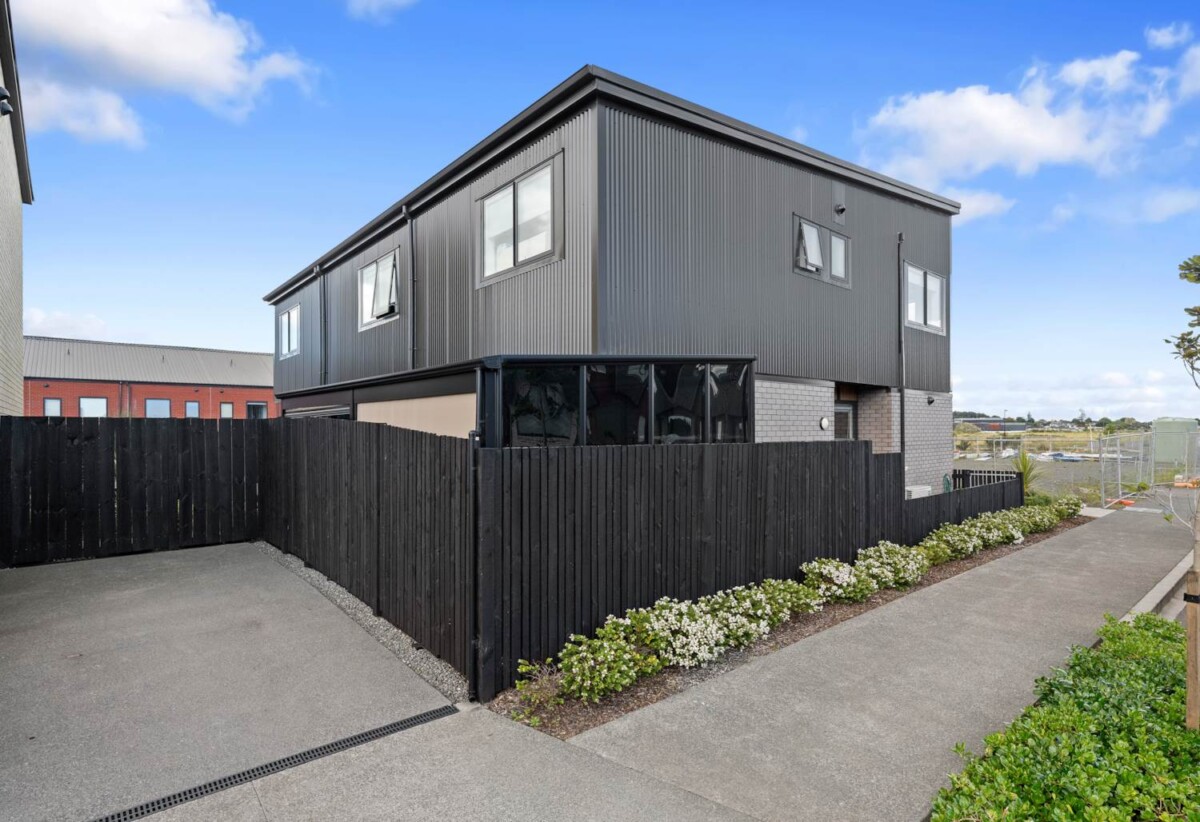 10-Year Master Build Guarantee, central air conditioning, 3 beds home, style, comfort, and convenience, 102 Te Tihi Street, Wiri, Auckland