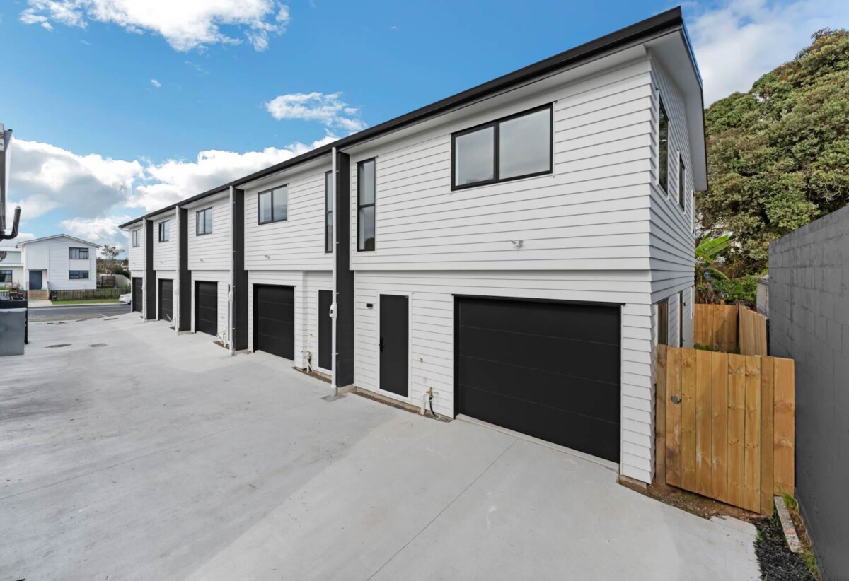 Brandnew 2 beds + study home, Floor 107.40 m2, move-in ready, close to local shops, 1B Greenmeadows Avenue, Manurewa, Auckland