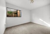 Vendor ready to sell, Top-rated schools zone, Solid Concrete Build, 3 beds home, 2/37 Monarch Avenue, Hillcrest, Auckland