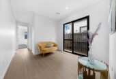 6 beds (4+2) house, 68 Park Green Avenue, Karaka, Auckland