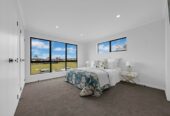 6 beds (4+2) house, 68 Park Green Avenue, Karaka, Auckland