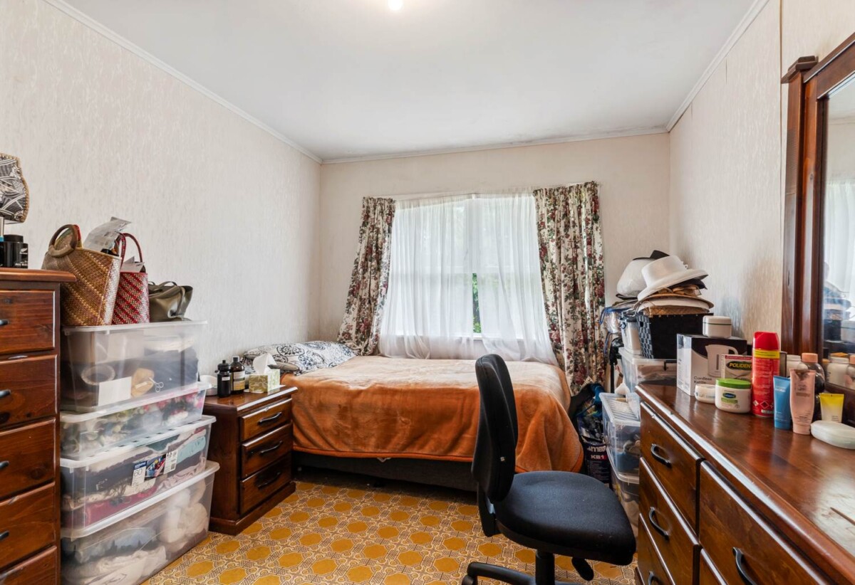 3 beds house on 1158m² section, 43 Farquhar Road, Glendene, Auckland