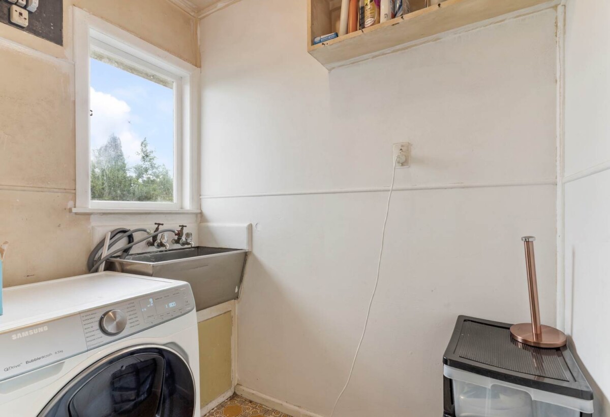 3 beds house on 1158m² section, 43 Farquhar Road, Glendene, Auckland
