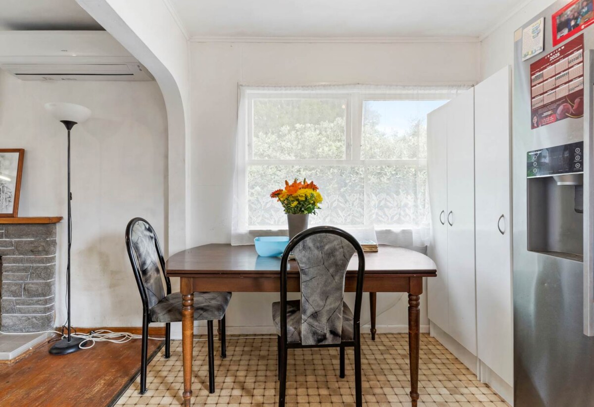 3 beds house on 1158m² section, 43 Farquhar Road, Glendene, Auckland