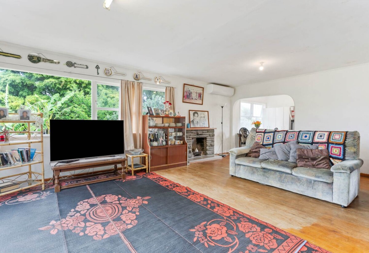 3 beds house on 1158m² section, 43 Farquhar Road, Glendene, Auckland