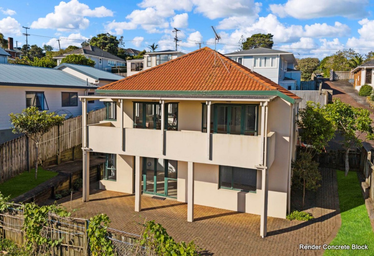 Vendor ready to sell, Top-rated schools zone, Solid Concrete Build, 3 beds home, 2/37 Monarch Avenue, Hillcrest, Auckland