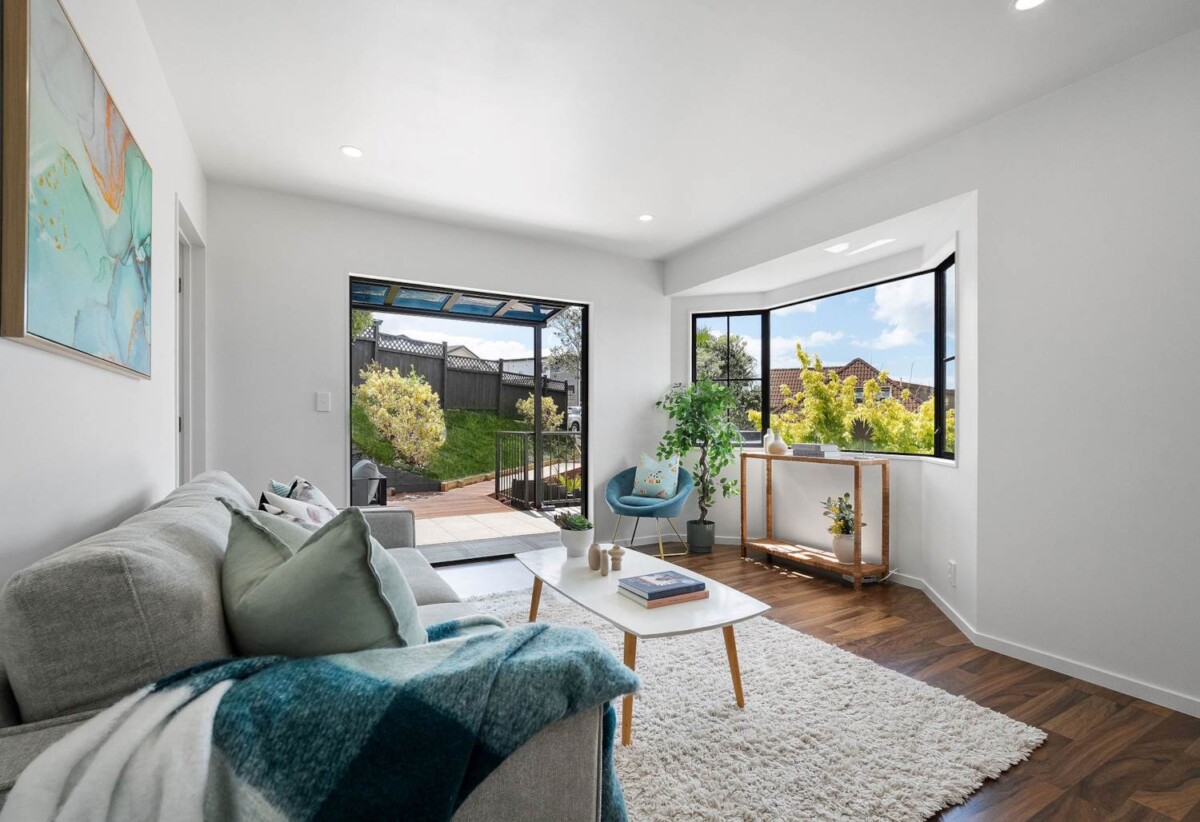 Top school zone, Fully Renovated, 3 bedrooms + big study (or 4th room) on 450m2 section, sea views & city views, 1 Highgrove Lane, Totara Vale, Auckland