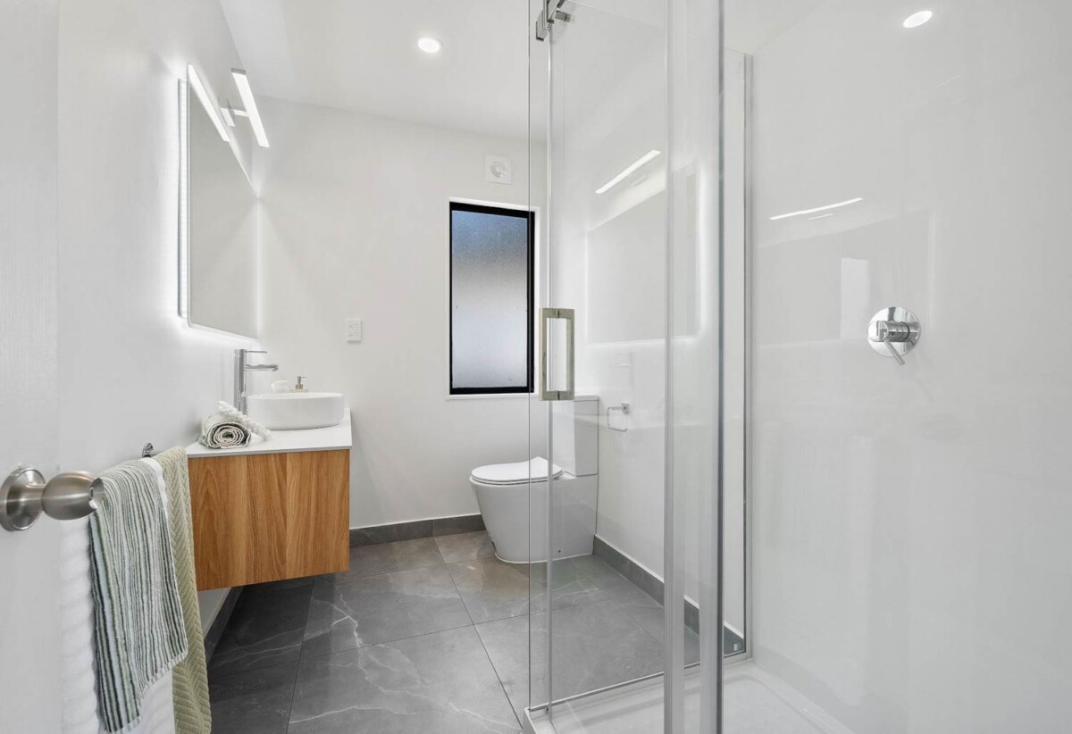 Top school zone, Fully Renovated, 3 bedrooms + big study (or 4th room) on 450m2 section, sea views & city views, 1 Highgrove Lane, Totara Vale, Auckland