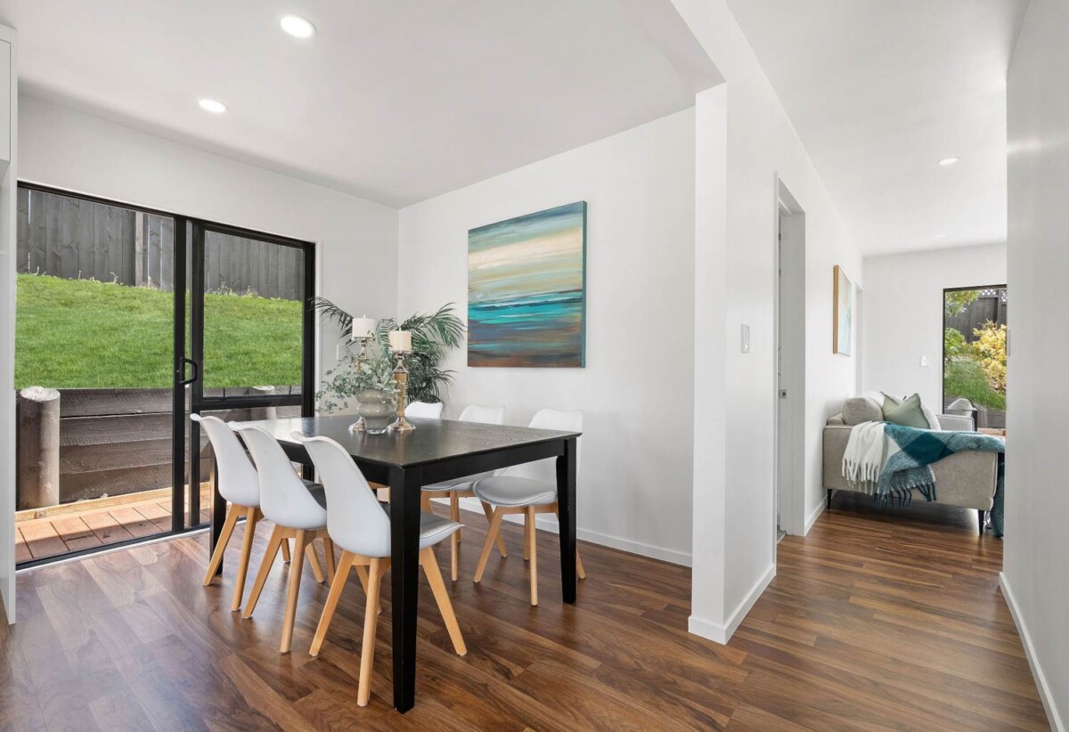 Top school zone, Fully Renovated, 3 bedrooms + big study (or 4th room) on 450m2 section, sea views & city views, 1 Highgrove Lane, Totara Vale, Auckland