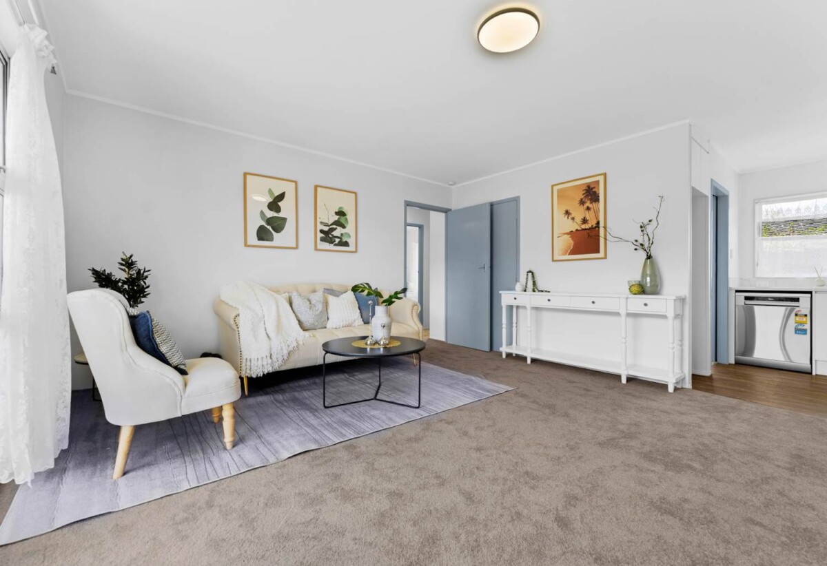 Refreshed throughout, Brick & tile 2 beds home, Move-in Ready, Prime Location, 1/17 Latham Avenue, Pakuranga, Auckland