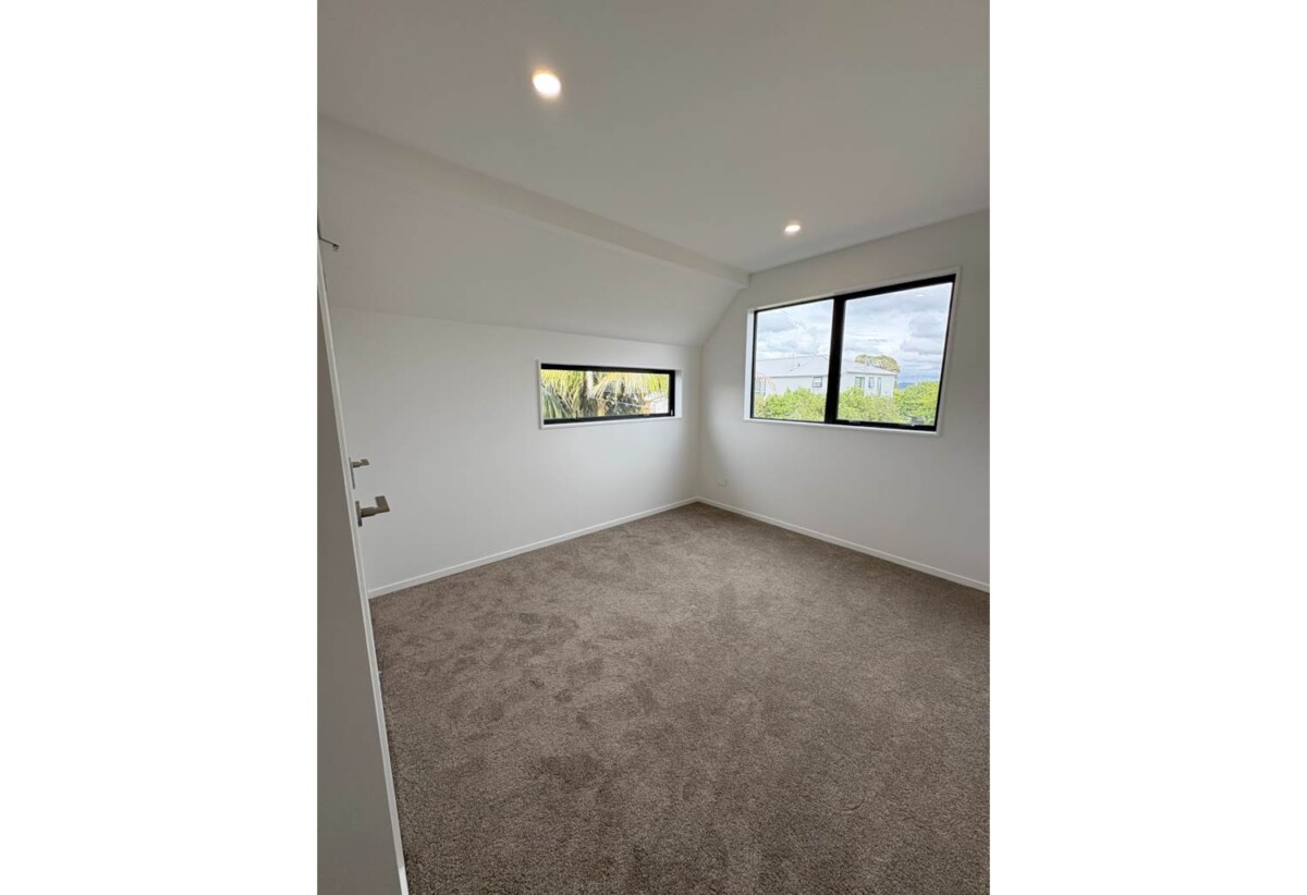 For rent, Brandnew 3 beds 2.5 baths townhouse, available 28th November, 4/41 Shortt Avenue, Mangere Bridge, Auckland