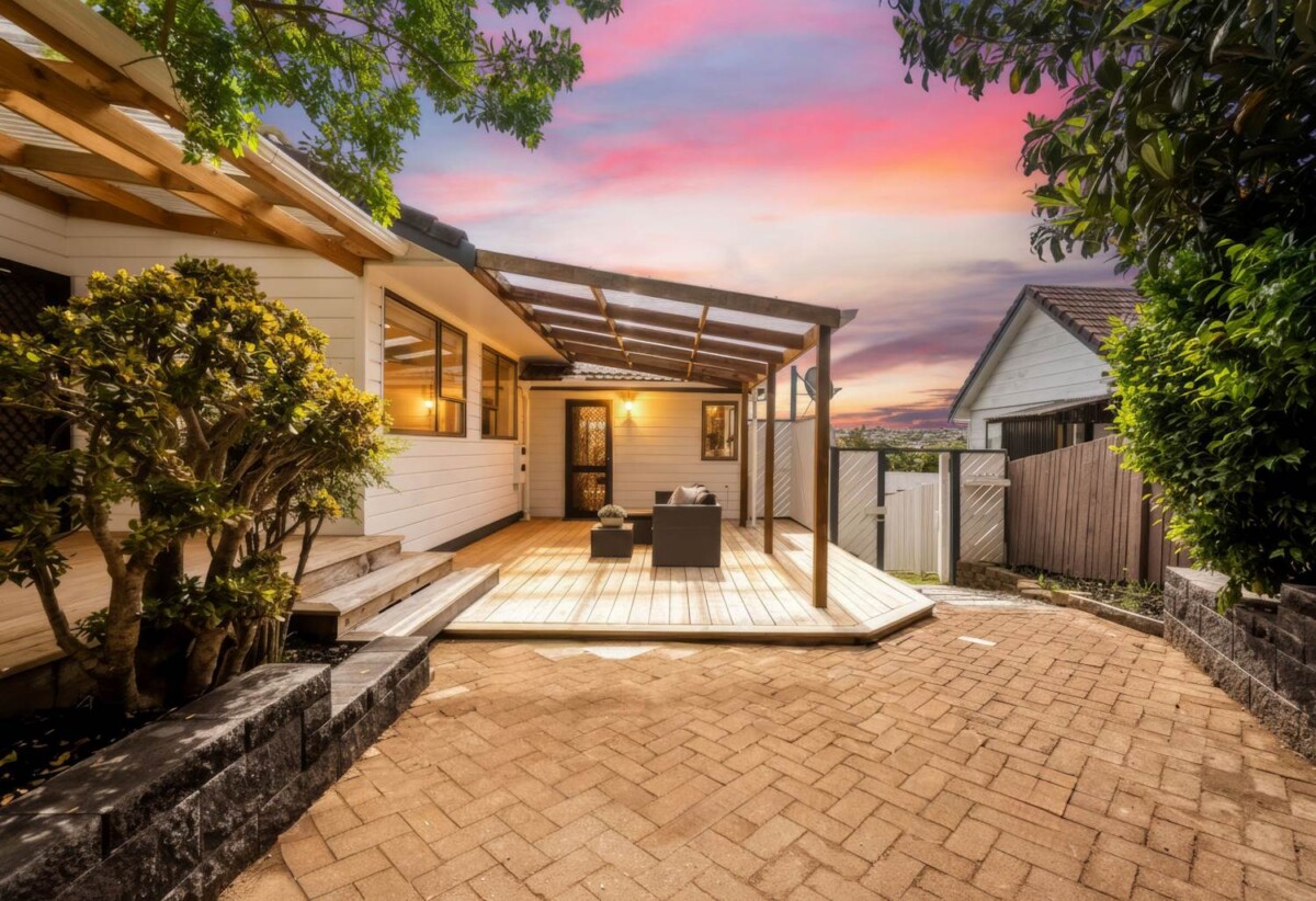 Westlake school zone, 5 beds on 619m2 section, owners relocating overseas, 59 Kennedy Avenue, Forrest Hill, Auckland