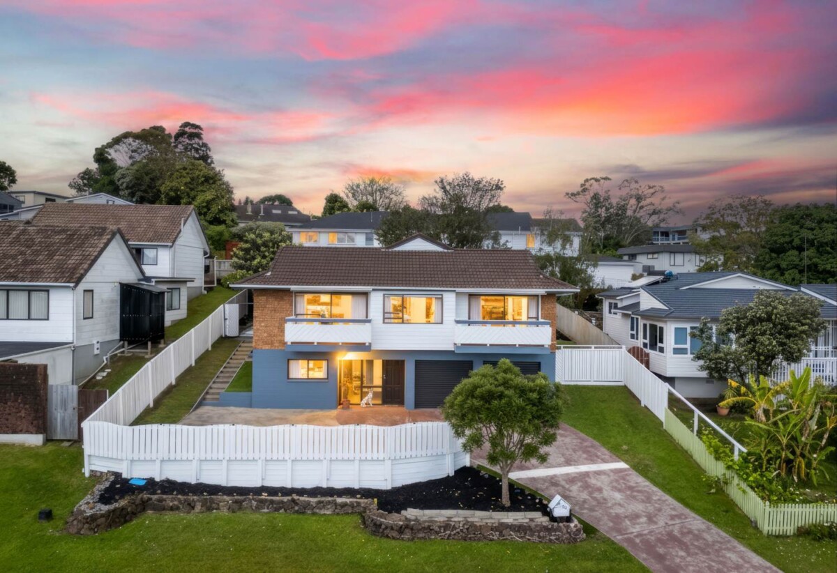 Westlake school zone, 5 beds on 619m2 section, owners relocating overseas, 59 Kennedy Avenue, Forrest Hill, Auckland