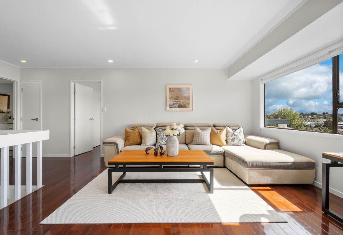 Westlake school zone, 5 beds on 619m2 section, owners relocating overseas, 59 Kennedy Avenue, Forrest Hill, Auckland