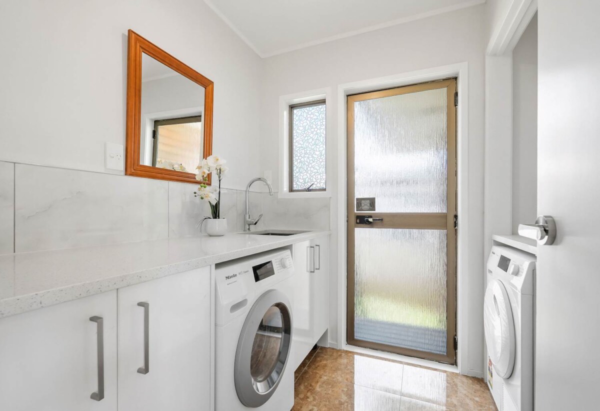 Westlake school zone, 5 beds on 619m2 section, owners relocating overseas, 59 Kennedy Avenue, Forrest Hill, Auckland