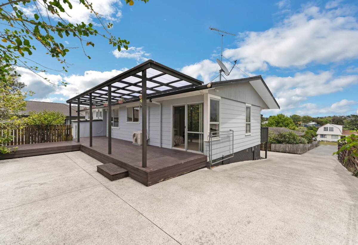 4 beds house on 609m² section, a downstairs rumpus room with a kitchenette and bathroom, 22 Marvon Downs Avenue, Pakuranga Heights, Auckland