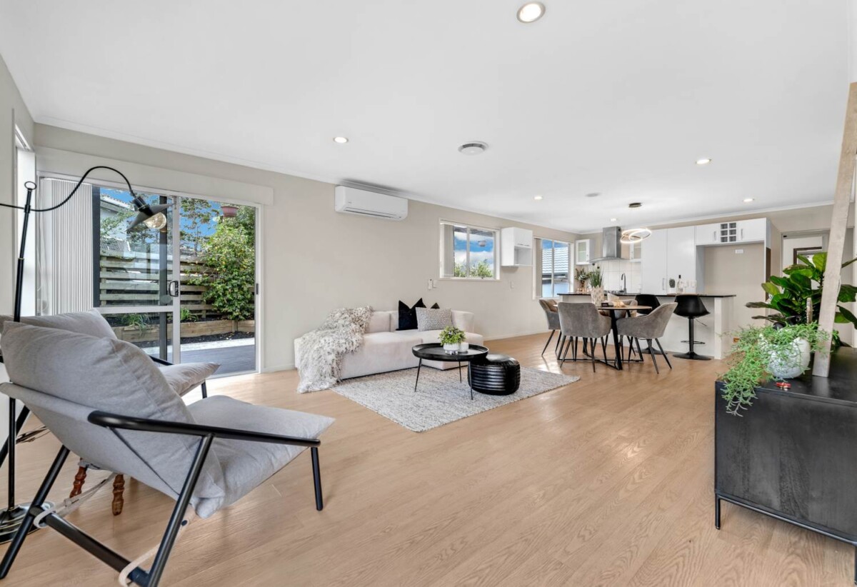 4 beds house on 609m² section, a downstairs rumpus room with a kitchenette and bathroom, 22 Marvon Downs Avenue, Pakuranga Heights, Auckland