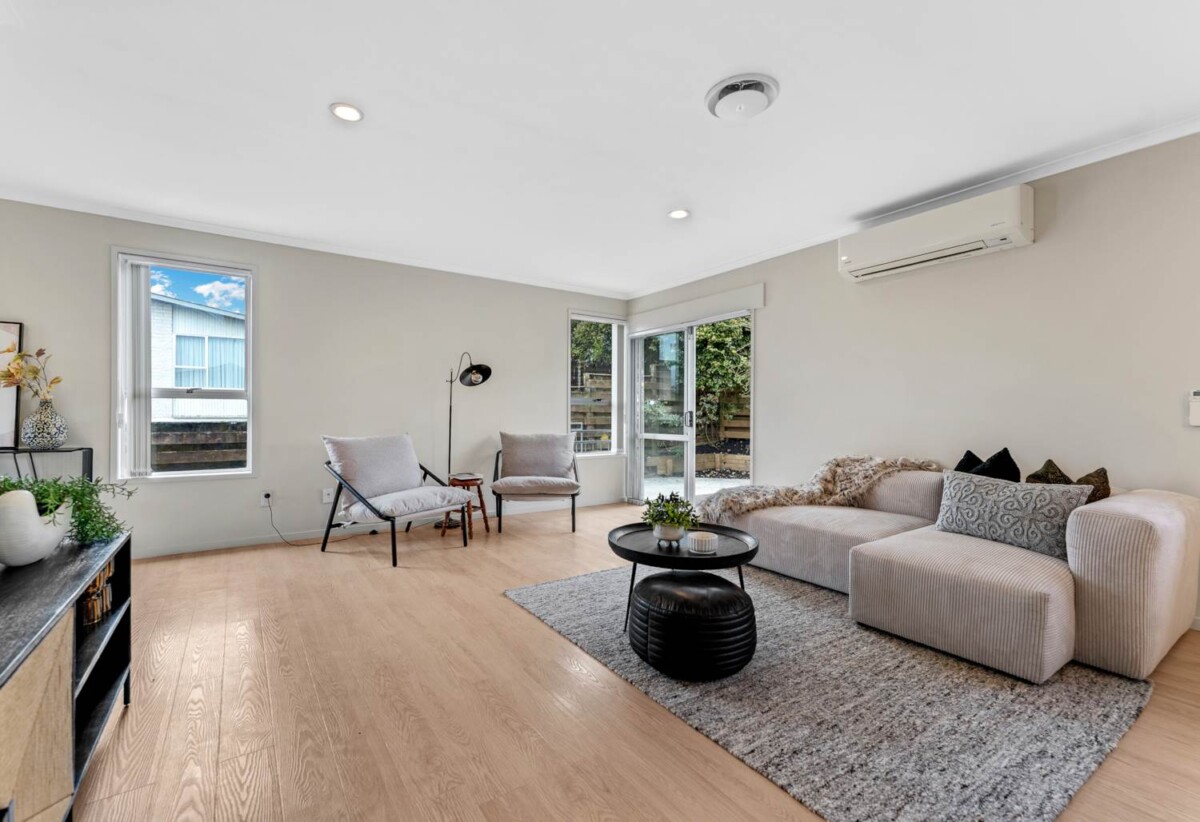 4 beds house on 609m² section, a downstairs rumpus room with a kitchenette and bathroom, 22 Marvon Downs Avenue, Pakuranga Heights, Auckland