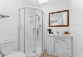 4 beds house on 609m² section, a downstairs rumpus room with a kitchenette and bathroom, 22 Marvon Downs Avenue, Pakuranga Heights, Auckland