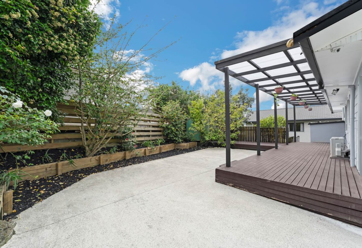 4 beds house on 609m² section, a downstairs rumpus room with a kitchenette and bathroom, 22 Marvon Downs Avenue, Pakuranga Heights, Auckland